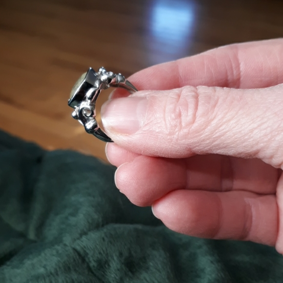 Ring - Picture 4 of 7